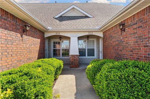 914 W Dixson St, Rogers, AR, 72758-1342 | Card Image