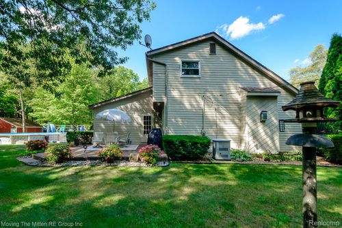 39925 Willis Rd, Sumpter Township, MI, 48111-8710 | Card Image