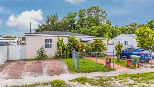 580 Se 2nd St, Hialeah, FL, 33010-5310 | Card Image