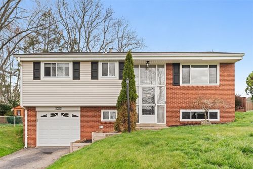 4052 Crestwood Dr, Gibsonia, PA, 15044-7859 | Card Image