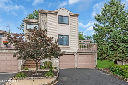 3 Redberry Ct, East Brunswick, NJ, 08816-2741 | Card Image