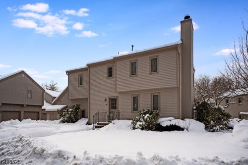 e-8 Somerset Hills Ct, Bernardsville, NJ, 07924-2627 | Card Image