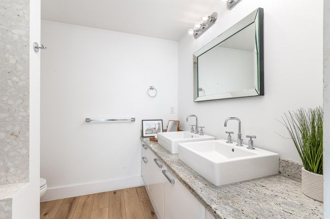 APT-4012 - 185 Sw 7 Th St, Condo with 2 bedrooms, 3 bathrooms and null parking in Miami FL | Image 8