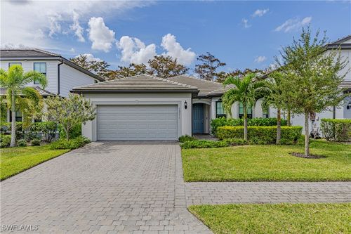 10371 Ventana Ln, NAPLES, FL, 34120-2962 | Card Image