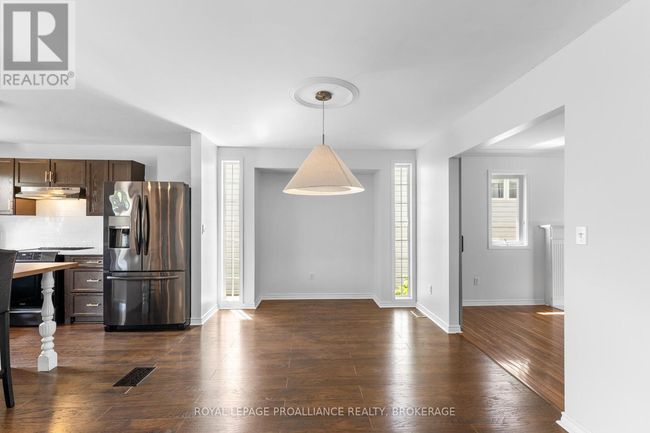 343 Sunrise Cres, House other with 4 bedrooms, 3 bathrooms and 4 parking in Kingston ON | Image 7