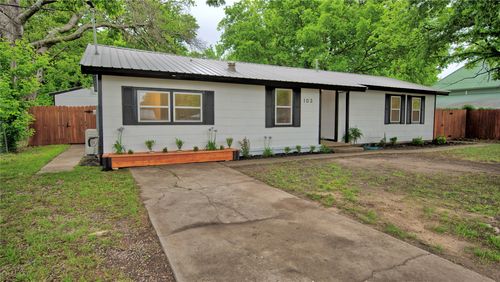 103 Phillips St, Saint Jo, TX, 76265-2249 | Card Image