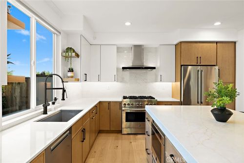 12 Kingfisher Ct, Trabuco Canyon, CA, 92679-5383 | Card Image