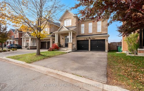 18 Birch Tree Trail, Brampton, ON, L6P3M8 | Card Image