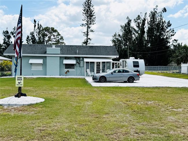 612 Shore Rd, House other with 2 bedrooms, 2 bathrooms and null parking in NOKOMIS FL | Image 4