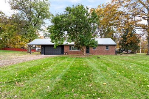 4639 Westwood Dr, Apple Creek, OH, 44606-9666 | Card Image