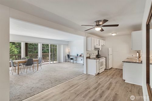 apt-329-2500 81st Ave Se, Mercer Island, WA, 98040-2242 | Card Image
