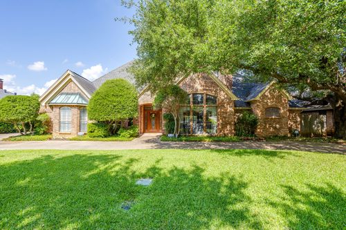 2006 Lake Country Dr, Arlington, TX, 76012-5711 | Card Image