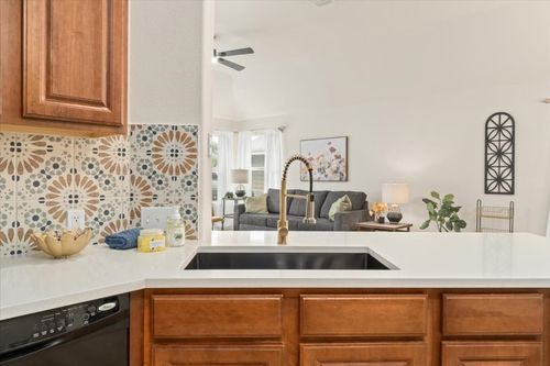 231 Skinner, Kyle, TX, 78640-5570 | Card Image