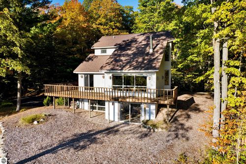 6441 Wind Ridge Dr, Bellaire, MI, 49615-9640 | Card Image