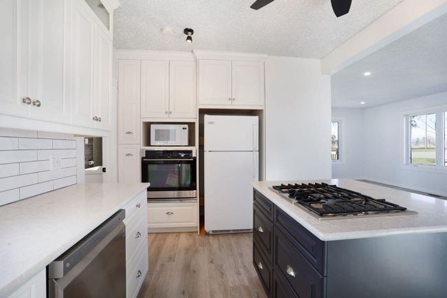 417 Railway Ave, House other with 3 bedrooms, 2 bathrooms and 4 parking in Scandia AB | Image 15