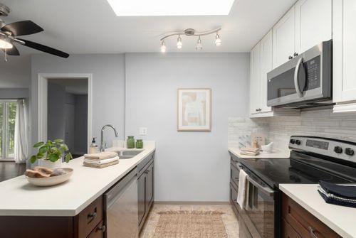 c306-40140 Willow Cres, Squamish, BC, V8B0M1 | Card Image
