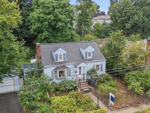 71 Farnum Rd, Waltham, MA, 02453-6698 | Card Image