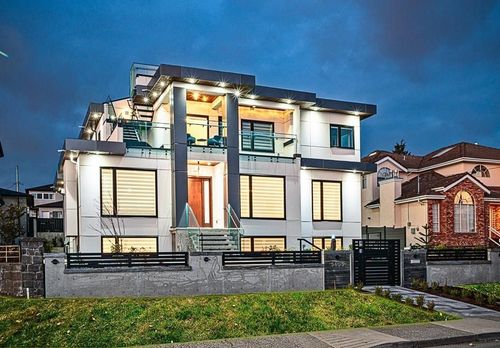 5655 Portland St, Burnaby, BC, V5J2R7 | Card Image