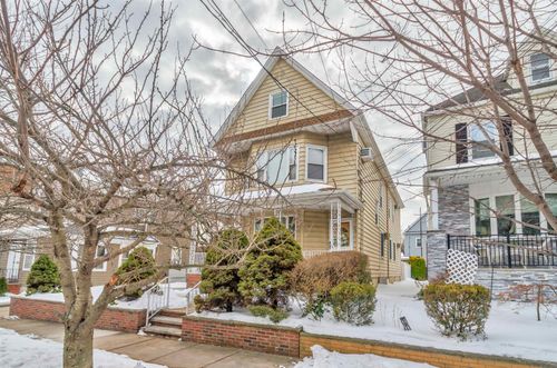 3-28 W 37th St, Bayonne, NJ, 07002-2907 | Card Image