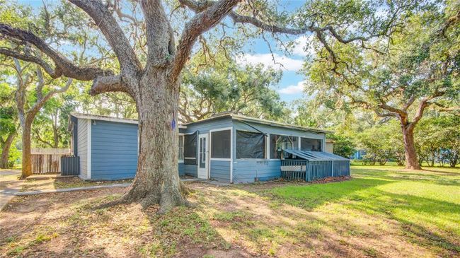 2726 Shady Creek Ln, House other with 3 bedrooms, 2 bathrooms and null parking in Oyster Creek TX | Image 25