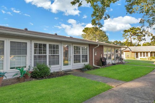 e-164 Falmouth Ct, Ridge, NY, 11961-1251 | Card Image