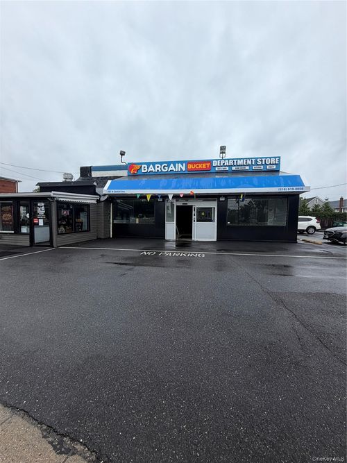 297 N Central Ave, Valley Stream, NY, 11580-2541 | Card Image