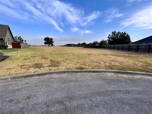 102 Davis Ct, Thorndale, TX, 76577-5483 | Card Image