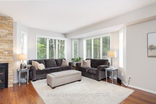 29 Sundial Crt, Condo with 4 bedrooms, 3 bathrooms and 1 parking in Collingwood ON | Image 5