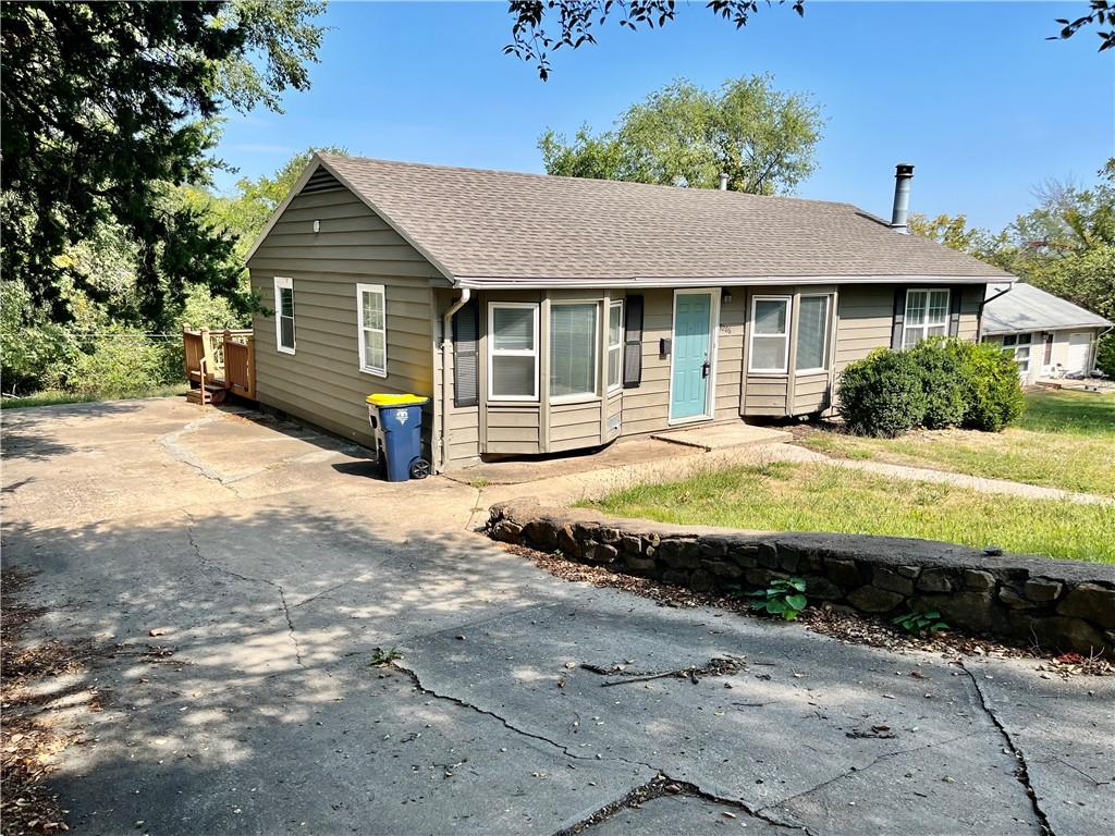 Cleveland Ave, Kansas City, MO 64132