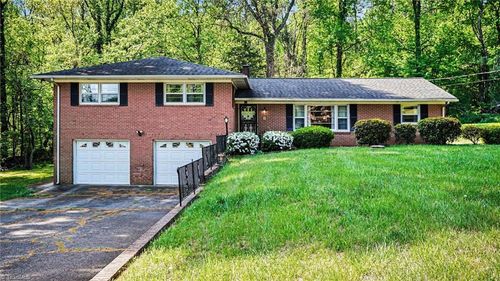 405 Mayfair Dr, Winston Salem, NC, 27105-2139 | Card Image