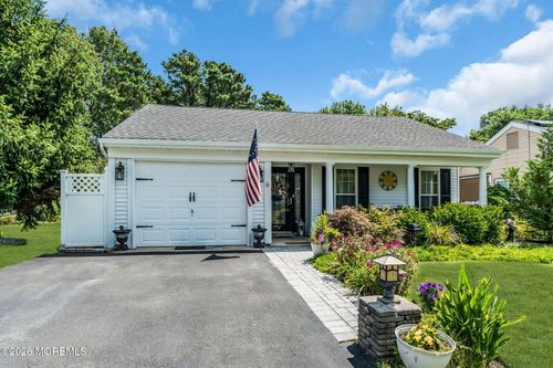 6 Twyford Ln, Manchester, NJ, 08759-6710 | Card Image