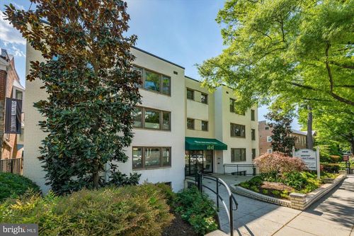402-4840 Macarthur Blvd Nw, Washington, DC, 20007-1522 | Card Image