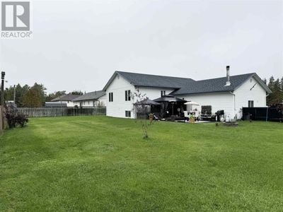 3 Rate St, Home with 5 bedrooms, 2 bathrooms and null parking in Chapleau ON | Image 3