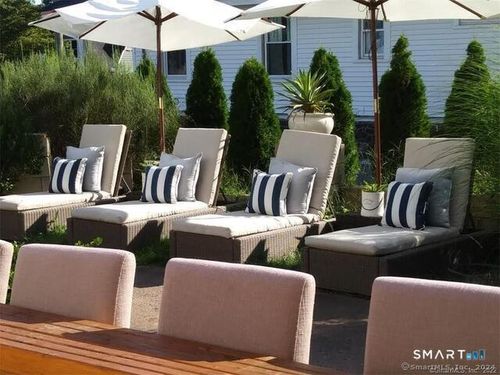 84 E Main St, Branford, CT, 06405-3790 | Card Image