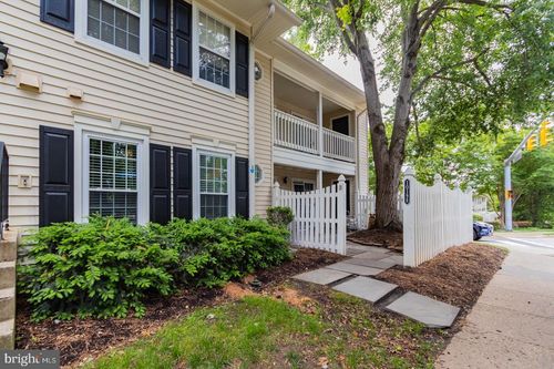 126-10198 Ashbrooke Ct, OAKTON, VA, 22124-3122 | Card Image