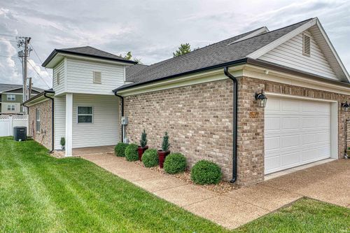 8537 Pebble Creek Dr, Newburgh, IN, 47630-2389 | Card Image