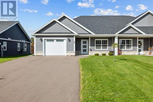 98 Putters St, Summerside, PE, C1N0V1 | Card Image