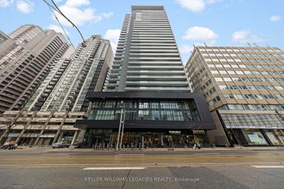 413 - 770 Bay St, Condo with 2 bedrooms, 2 bathrooms and 1 parking in Toronto ON | Image 1