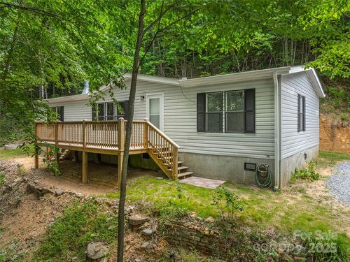 590 Hutch Mountain Rd, Fletcher, NC, 28732-8717 | Card Image