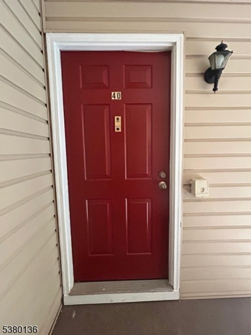 40 Crabapple Ln, Franklin Park, NJ, 08823-1408 | Card Image