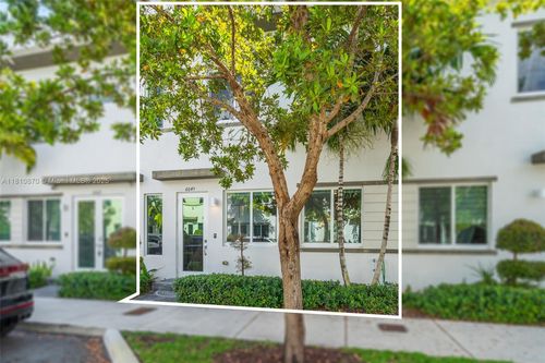 6645 Nw 103rd Path, Doral, FL, 33178-3263 | Card Image