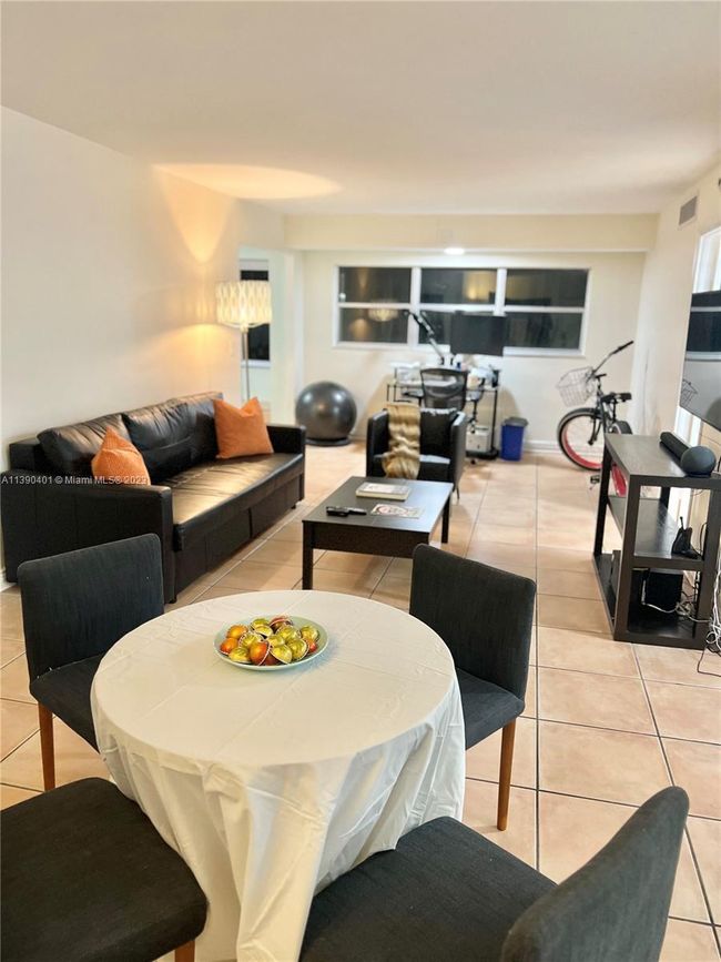 APT-5A - 1881 Washington Ave, Condo with 2 bedrooms, 2 bathrooms and null parking in Miami Beach FL | Image 6