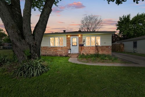 34 N California Ave, Mundelein, IL, 60060-2002 | Card Image