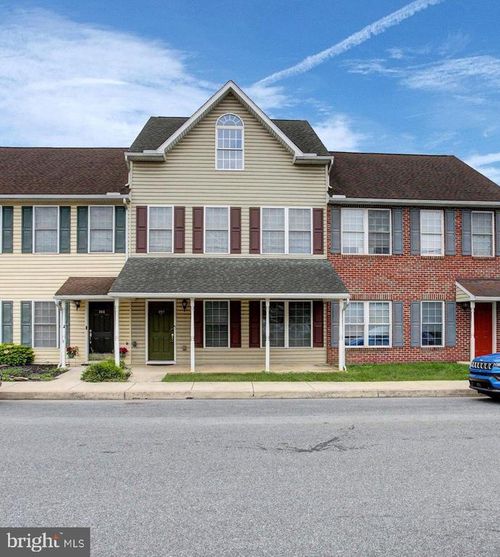 102 S Earl St, SHIPPENSBURG, PA, 17257-1802 | Card Image