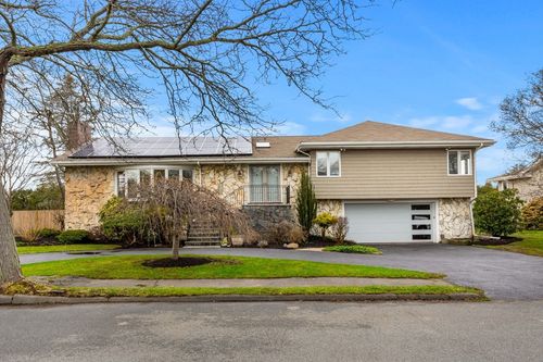 58 Leicester Rd, Marblehead, MA, 01945-1838 | Card Image