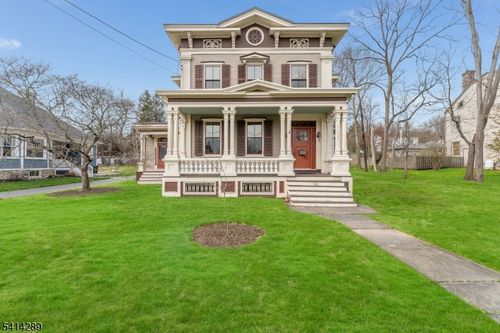 68 W Main St, Clinton, NJ, 08809-1268 | Card Image