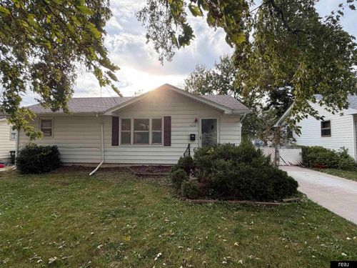 1520 N 84th St, Omaha, NE, 68114-1510 | Card Image