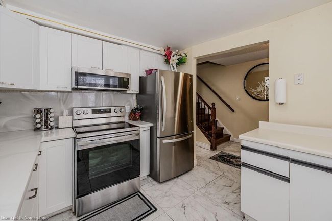 17 Folkstone Cres, House other with 3 bedrooms, 2 bathrooms and 2 parking in Kitchener ON | Image 9