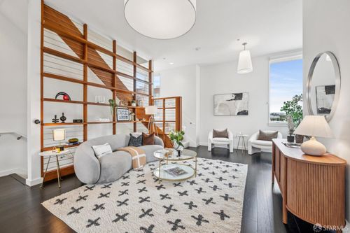 201 Friedell St, San Francisco, CA, 94124-2952 | Card Image