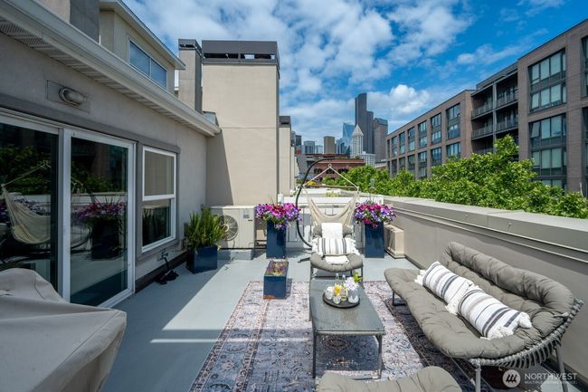 APT-517 - 526 1 St Ave S, Condo with 2 bedrooms, 2 bathrooms and 3 parking in Seattle WA | Image 32